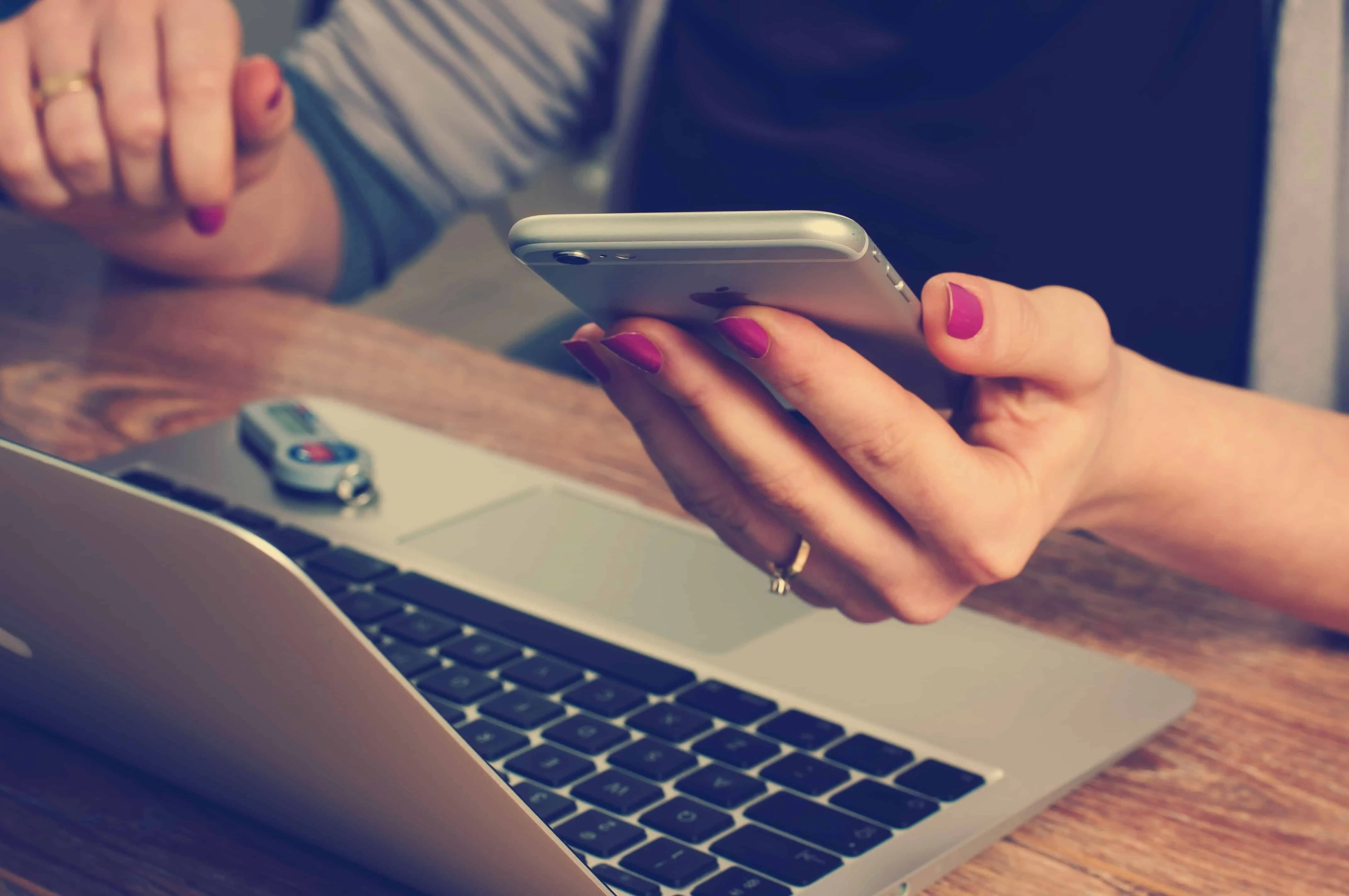 How Much Is an Average Phone Bill Per Month?