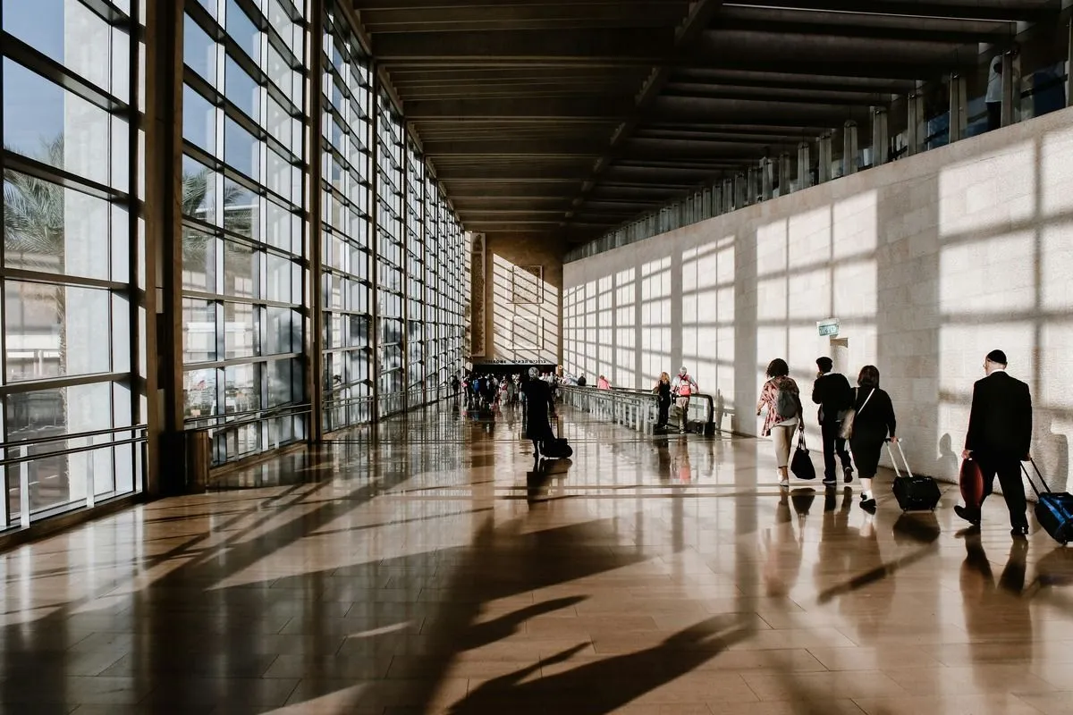 Best International SIM Cards and eSIMs for Travelers in May
