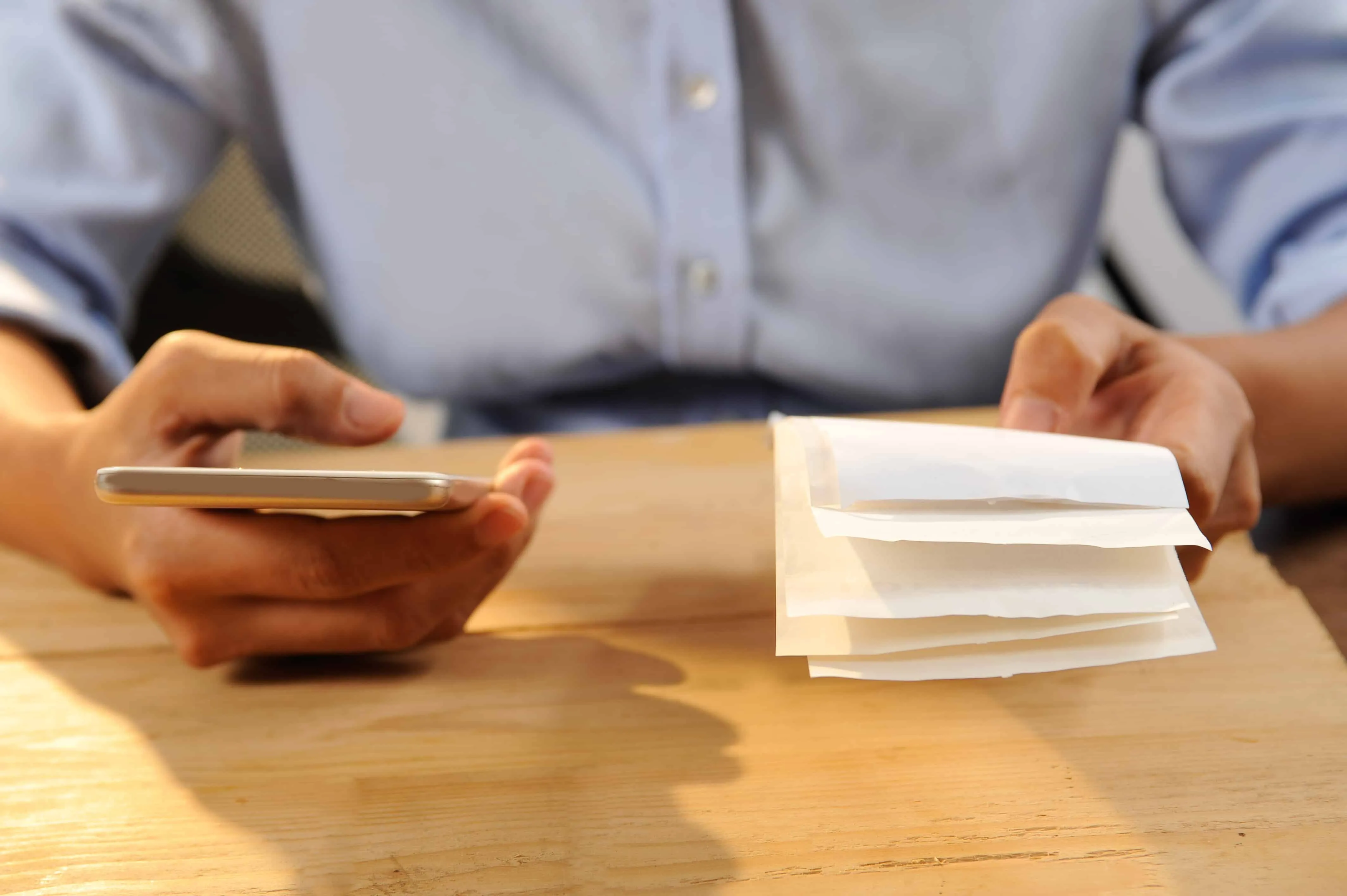 Does a phone bill build credit?